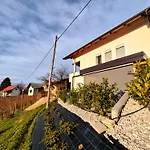 Teja Appartement *
